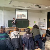 Erfolgreicher Start-up-Unternehmer teilt seine Erfahrungen mit Schülern der Begabtengruppe am Gymnasium Vilshofen