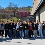 Schülerinnen und Schüler des Gymnasiums Vilshofen erleben Berufswelt hautnah: Praxistag am Berufsschulzentrum Vilshofen