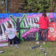 Mit Trommelwirbel und Applaus: Das P-Seminar Kunst enthüllt sein Graffiti