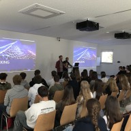 11. Klassen des Gymnasiums Vilshofen zu Besuch am TCV