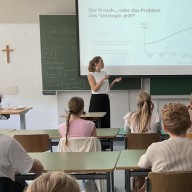 Prof. Dr. Christiane Rau zu Gast bei der Begabtengruppe