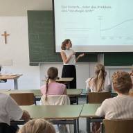Prof. Dr. Christiane Rau zu Gast bei der Begabtengruppe